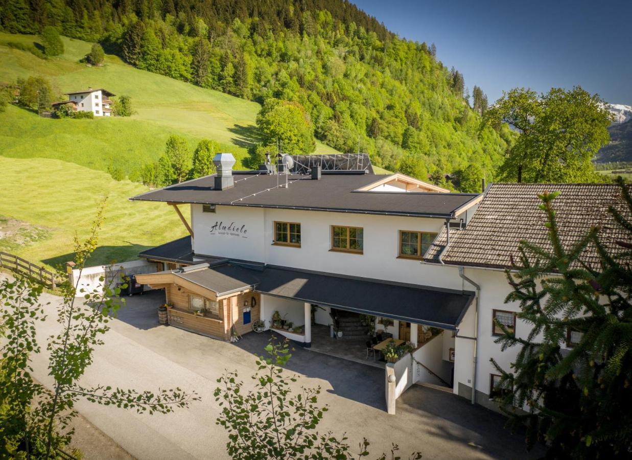 Restaurant Appartements Almdiele Hart im Zillertal Exteriör bild