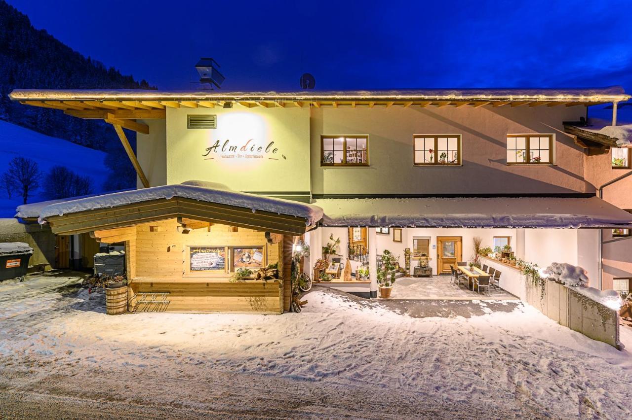 Restaurant Appartements Almdiele Hart im Zillertal Exteriör bild